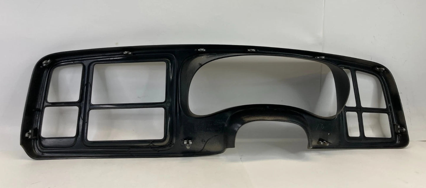 03-06 TAHOE YUKON SILVERADO DASH INSTRUMENT RADIO CLUSTER TRIM BEZEL 15178708