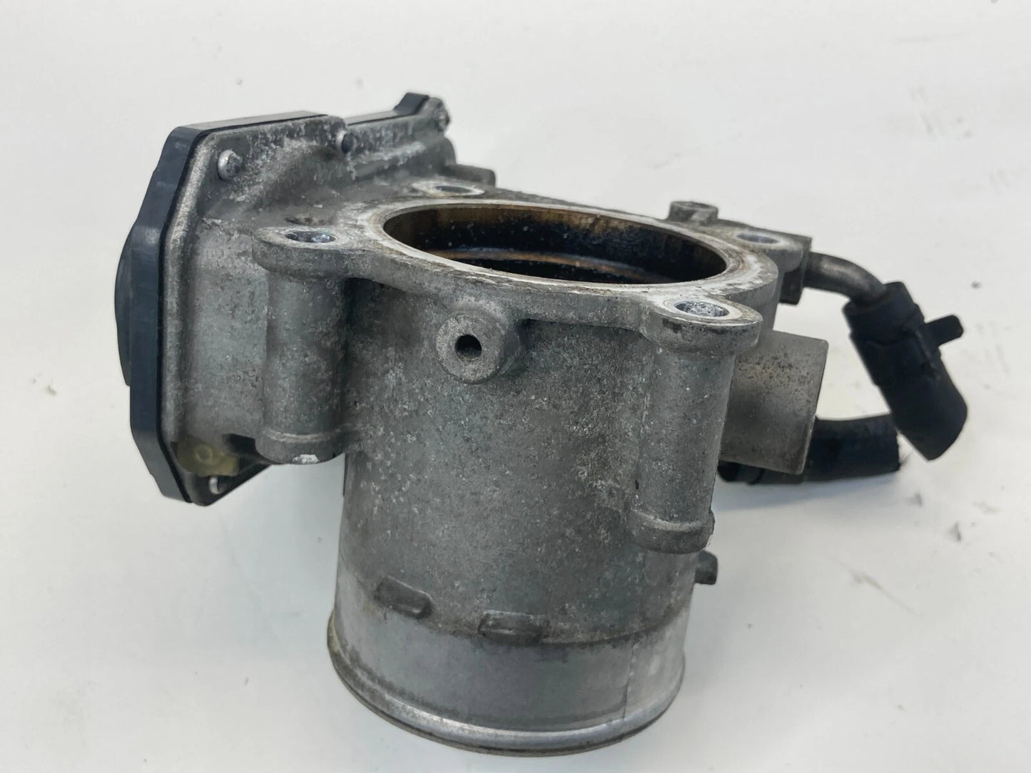 2013 HYUNDAI ELANTRA GT 1.8L THROTTLE BODY VALVE ASSEMBLY 35100-2E400 OEM
