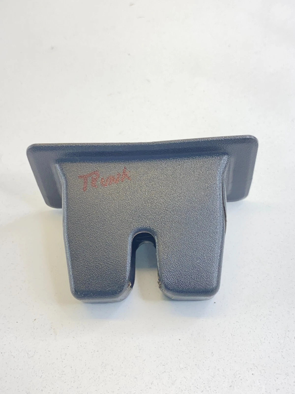 2011-2019 CHEVROLET CRUZE SEDAN REAR TRUNK LID LATCH COVER TRIM 13501990 OEM