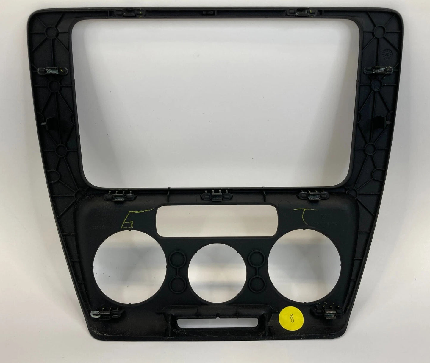 11-14 VOLKSWAGEN JETTA SEDAN DASH RADIO CLIMATE CONTROL BEZEL 5C6-858-071 OEM