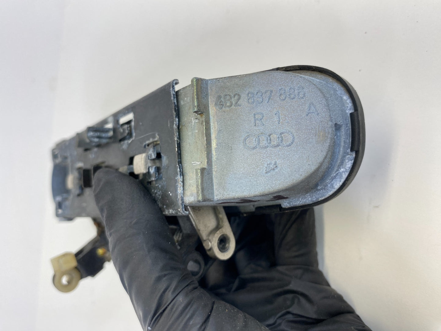 98-04 Audi A6 Quattro Front Right Passenger Side Exterior Door Handle 4B2837886