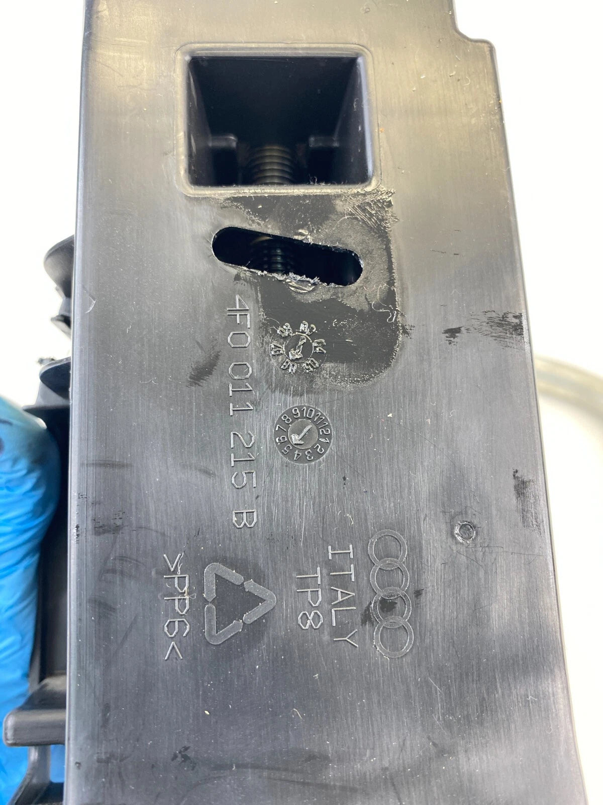 05-11 AUDI A6 QUATTRO EMERGENCY SPARE TIRE KIT JACK TOOL LUG WRENCH 4F0011031