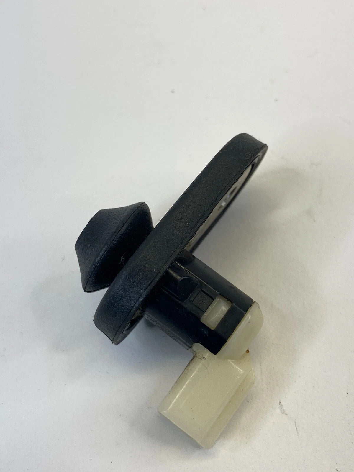 1998-2002 TOYOTA COROLLA REAR LEFT DOOR COURTESY LIGHT AJAR JAMB SENSOR SWITCH
