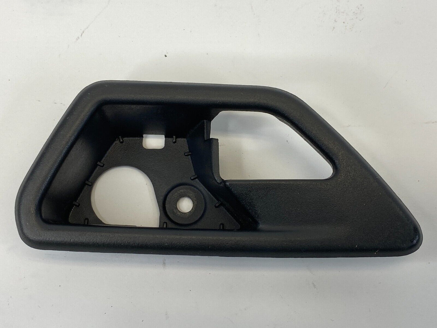 2009 2010 Dodge Journey Front Left Interior Door Handle Bezel Trim 100000257