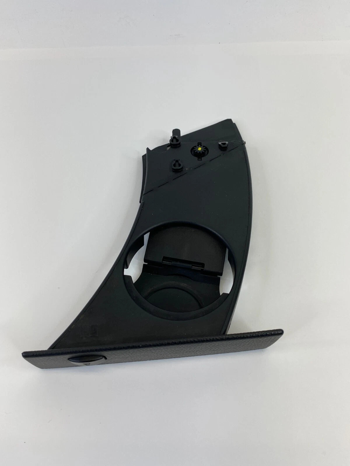 04-07 BMW 530I 525I DASH RIGHT PASSENGER INSERT CUP HOLDER CUPHOLDER 31432-0600