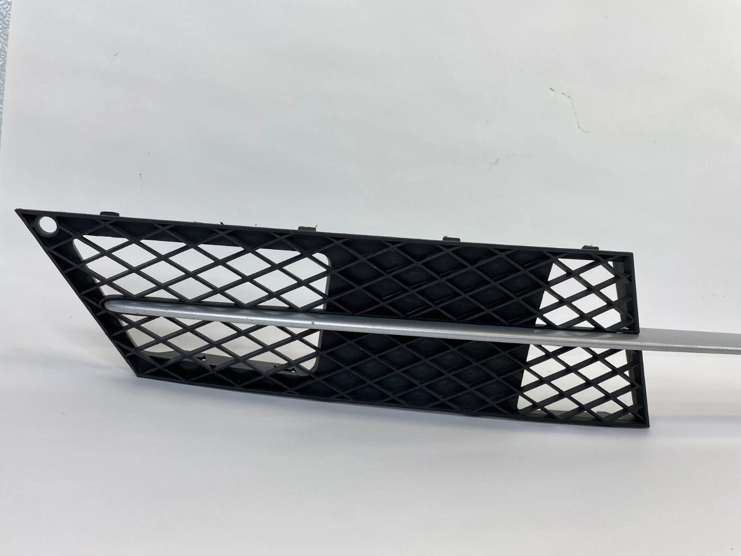 2008-2010 BMW 535i xDRIVE 528I 550I FRONT LOWER BUMPER CENTER GRILLE 51117178097