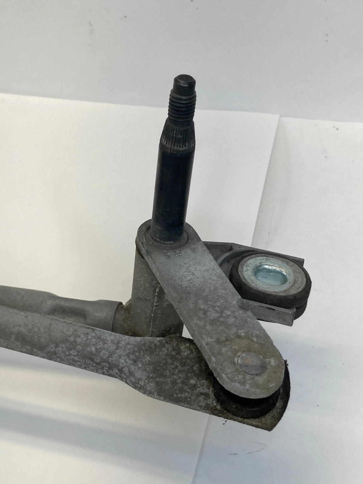 2013-2019 FORD EXPLORER INTERCEPTOR FRONT WINDSHIELD WIPER MOTOR W/ LINKAGE