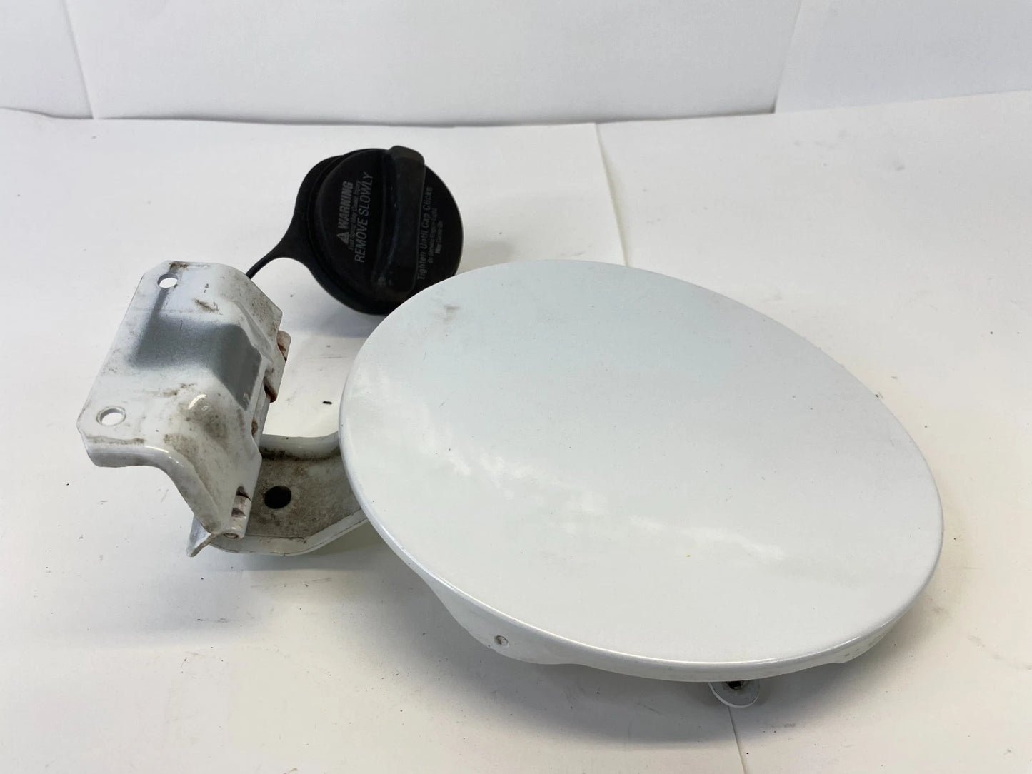 2010-2013 MAZDA 3 SEDAN FUEL FILLER GAS TANK DOOR LID COVER W/ TANK CAP OEM