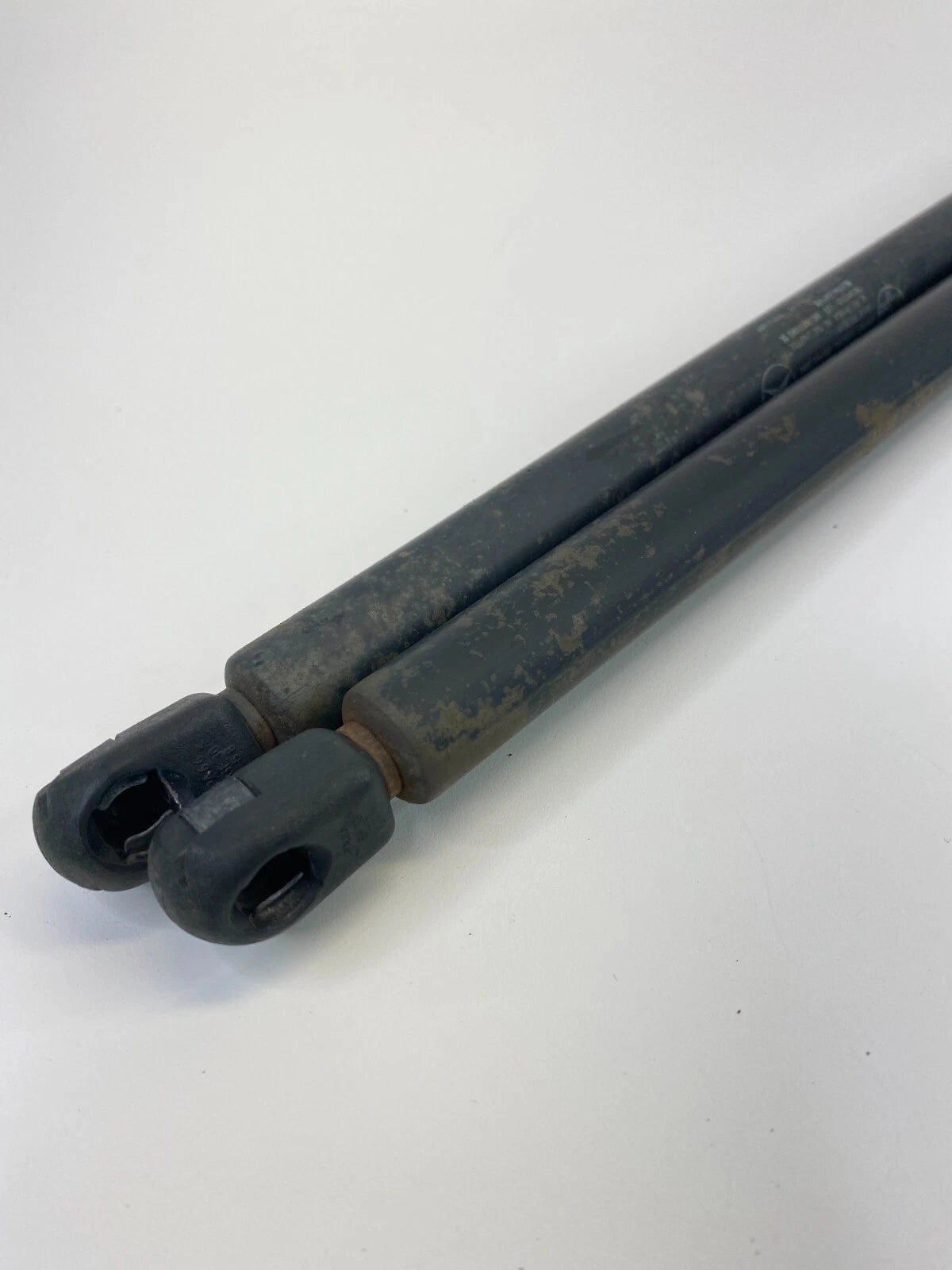 2003-2009 MERCEDES-BENZ E500 FRONT HOOD STRUT LIFT SUPPORT SHOCK PAIR OEM