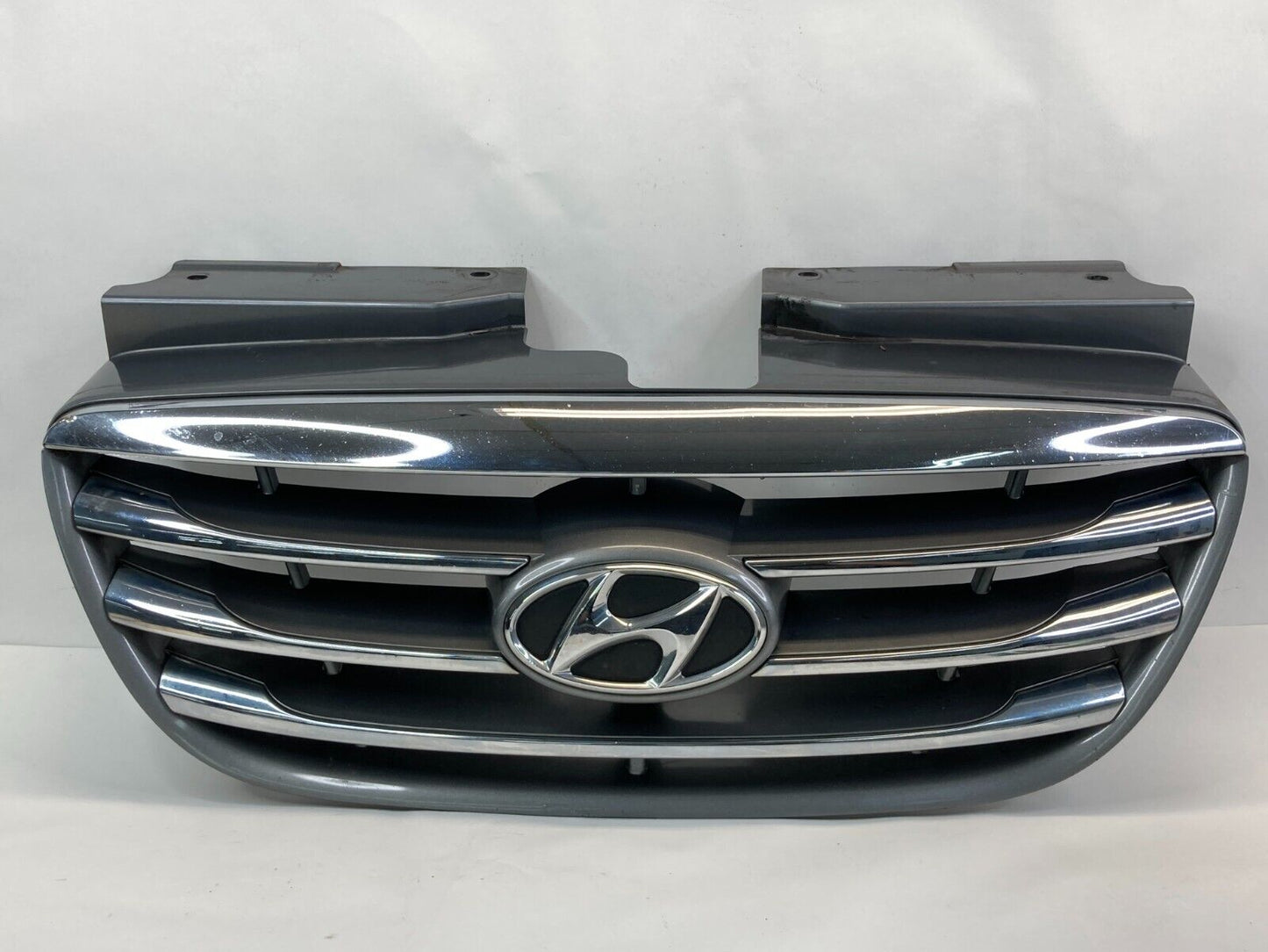 2010 Hyundai Elantra Sedan Front Bumper Center Upper Grill Grille 863512H500 OEM