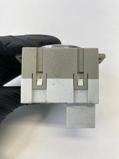 2006-2010 CHRYSLER 300 CENTER DASH MOUNTED ANALOG CLOCK ASSY OEM