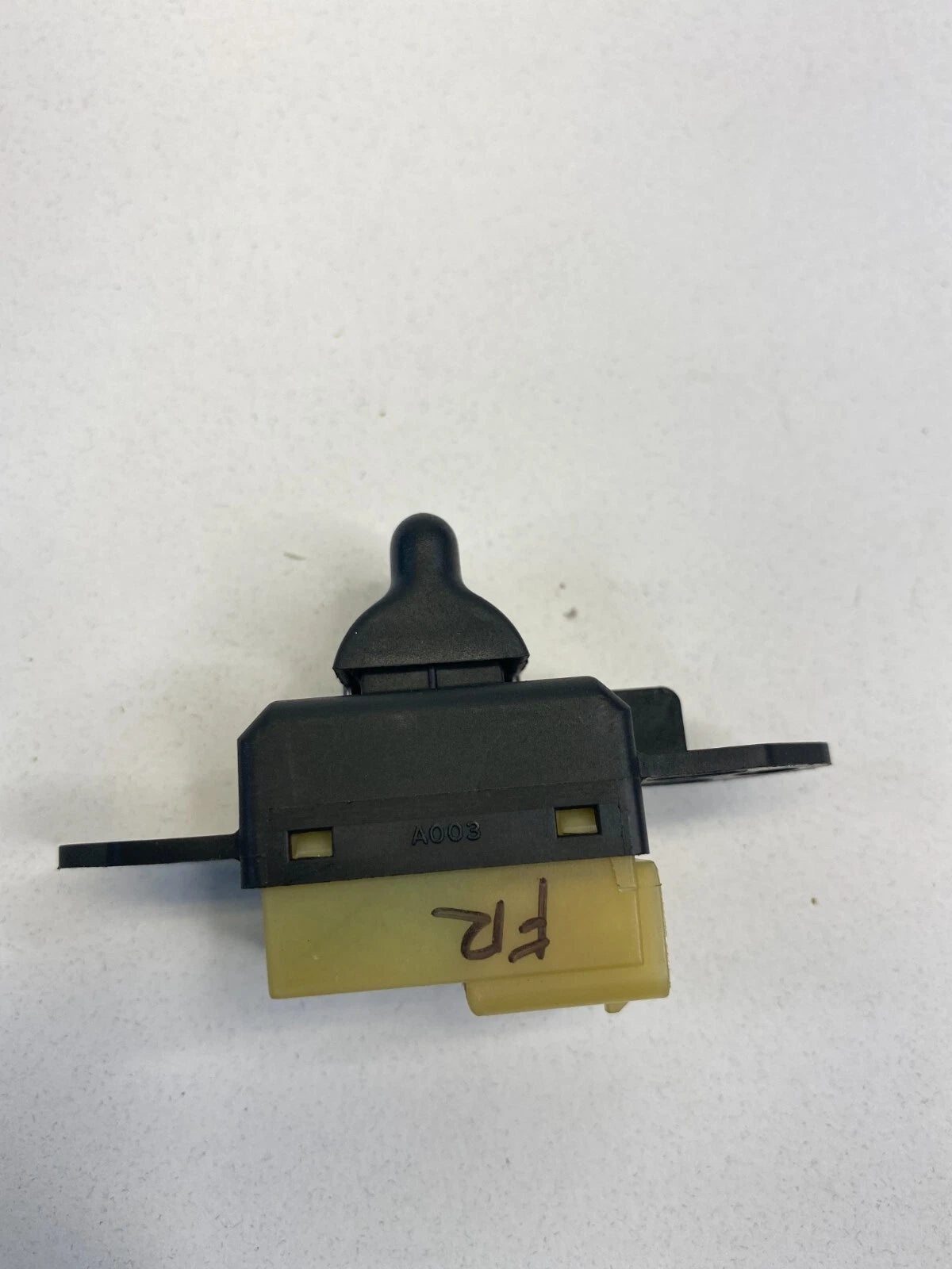 01-07 DODGE GRAND CARAVAN FRONT RIGHT SIDE DOOR LOCK CONTROL SWITCH 04685727AB