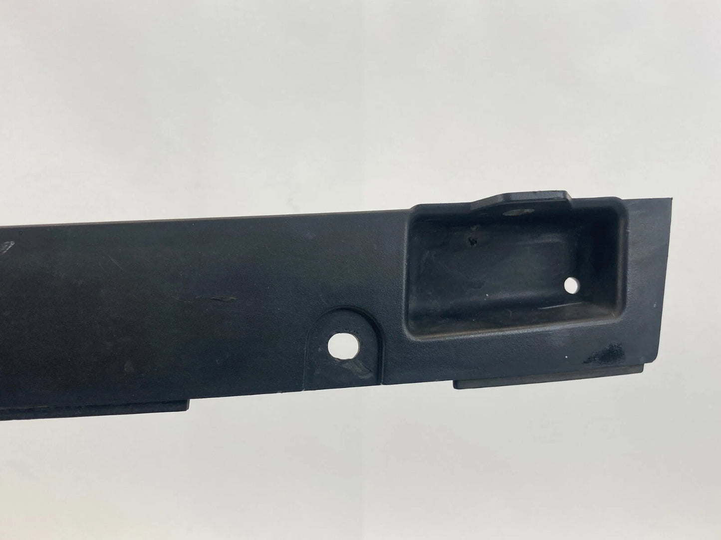 2009-2011 CHEVROLET AVEO5 FRONT BUMPER UPPER RETAINER PANEL COVER 96813745 OEM