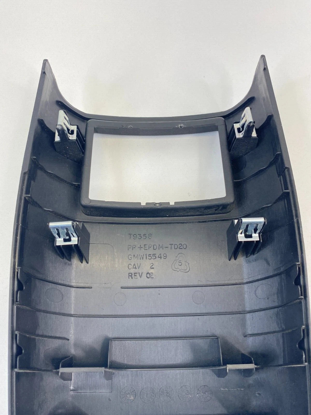 2011-2016 CHEVROLET CRUZE REAR CENTER CONSOLE COVER TRIM PANEL ASSY GMW15549 OEM