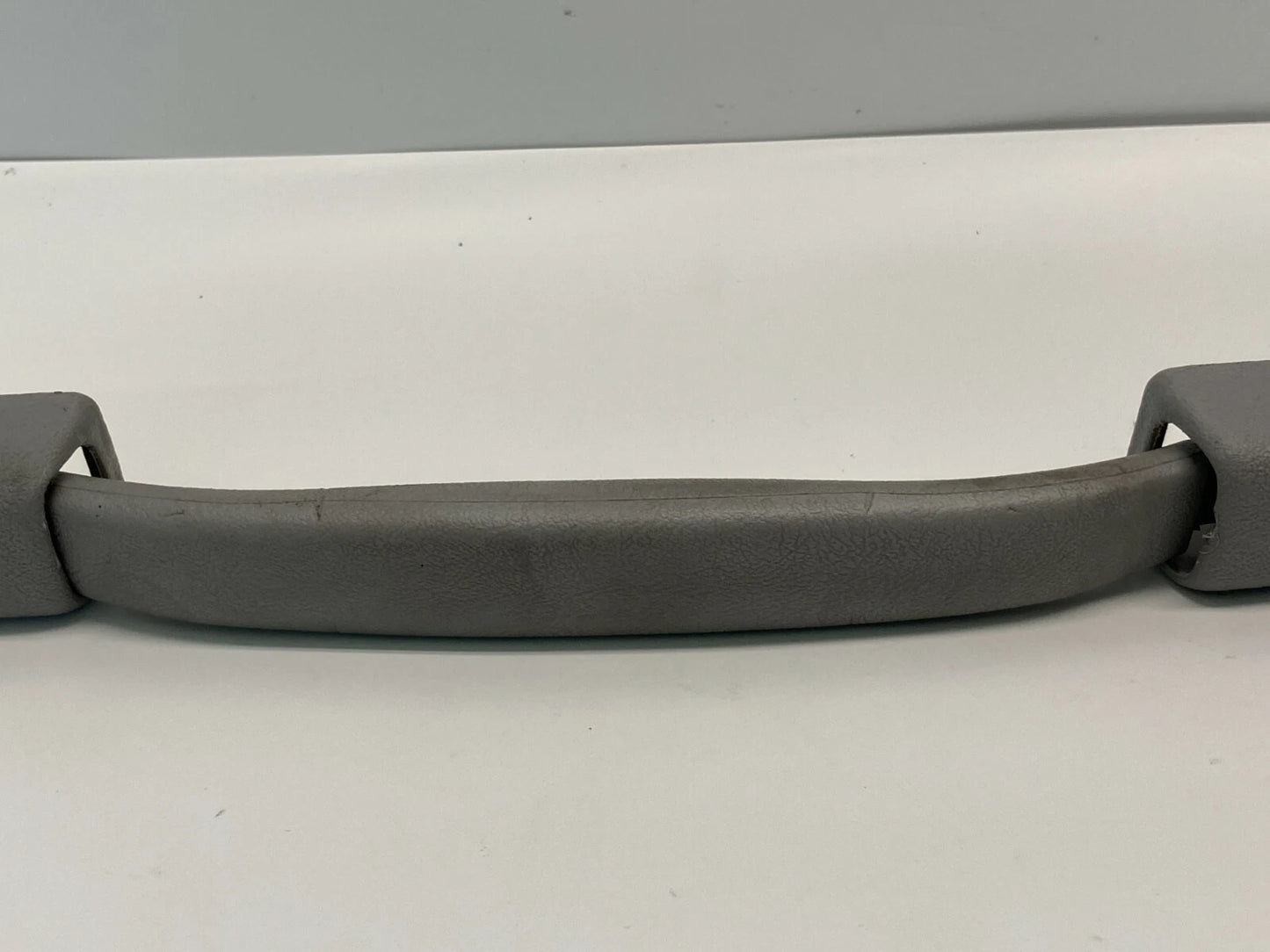 2000-2004 SUBARU LEGACY INTERIOR ROOF FRONT LEFT DRIVER GRAB GRIP ASSIST HANDLE
