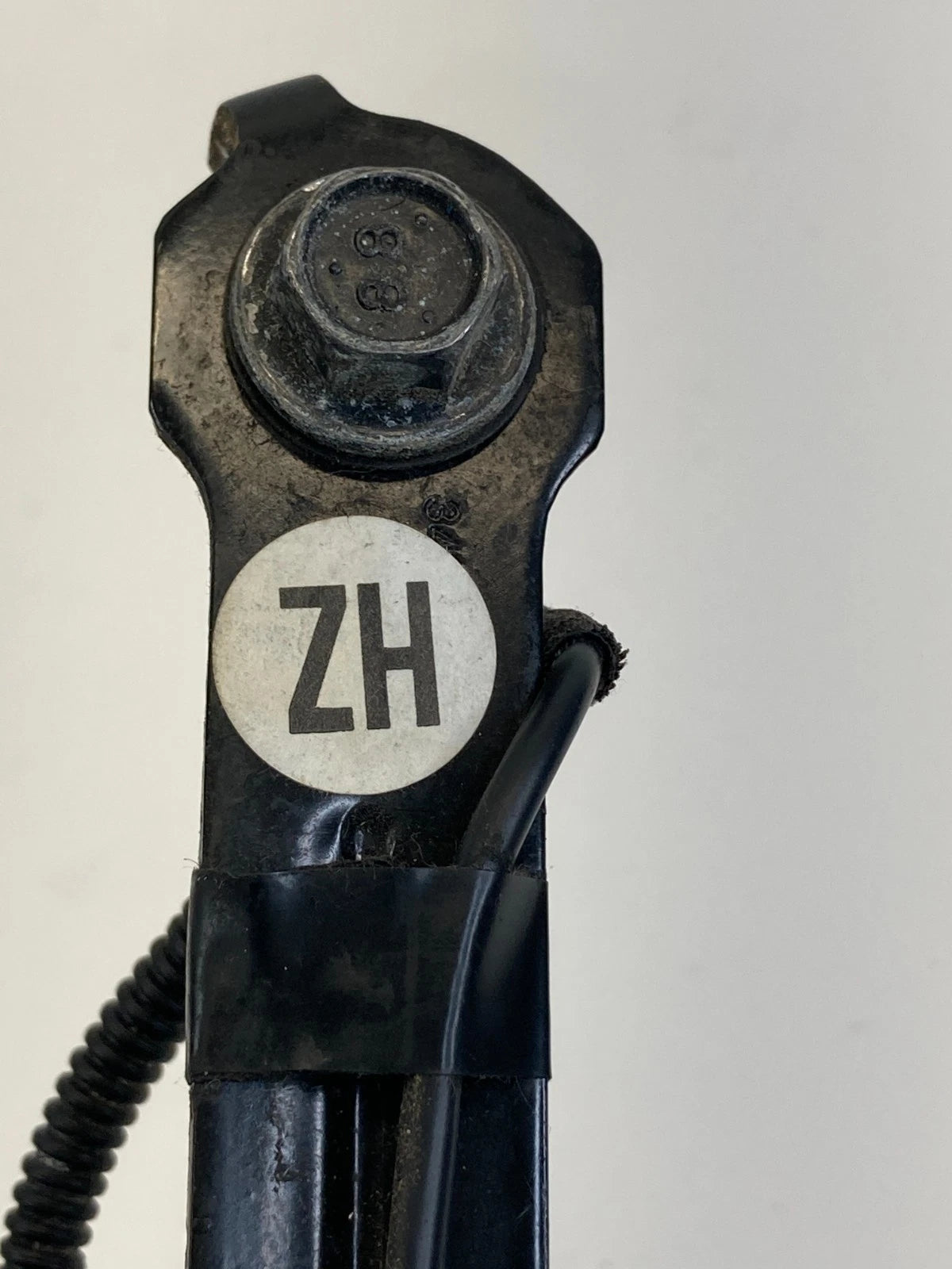 2011-2015 HYUNDAI SONATA FRONT RIGHT SIDE SEAT BELT BUCKLE RECEPTABLE OEM