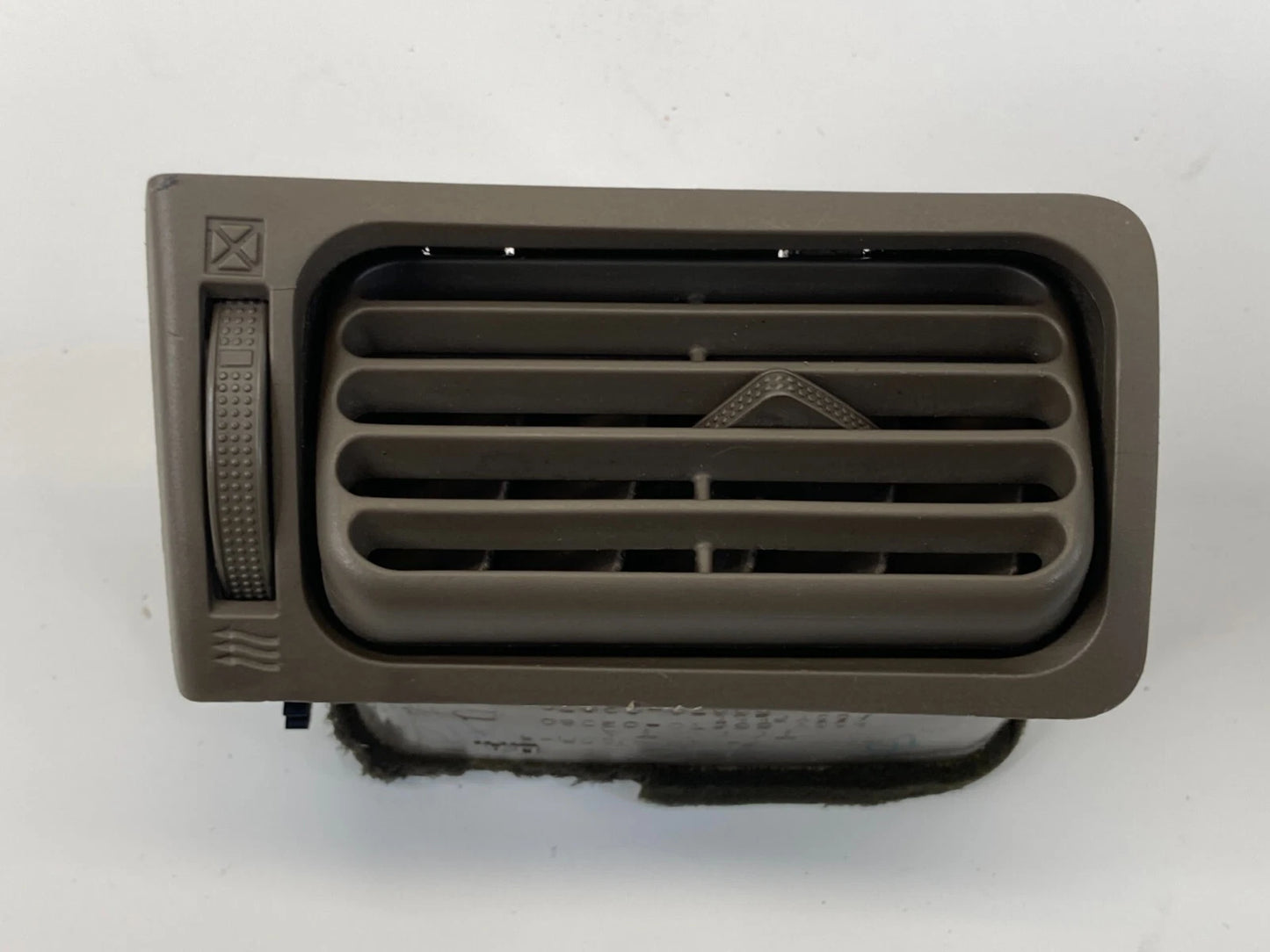 03-08 TOYOTA COROLLA RIGHT SIDE DASH A/C AC AIR VENT GRILLE OUTLET 55670-02060
