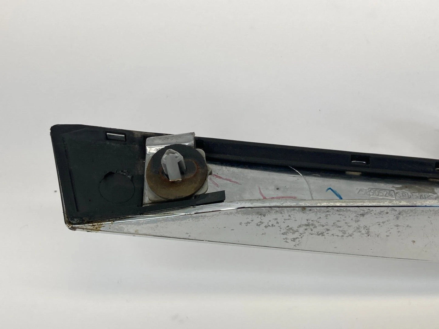 2008 2009 2010 CADILLAC CTS REAR LIFTGATE TAILGATE LICENSE MOLDING 25890524 OEM