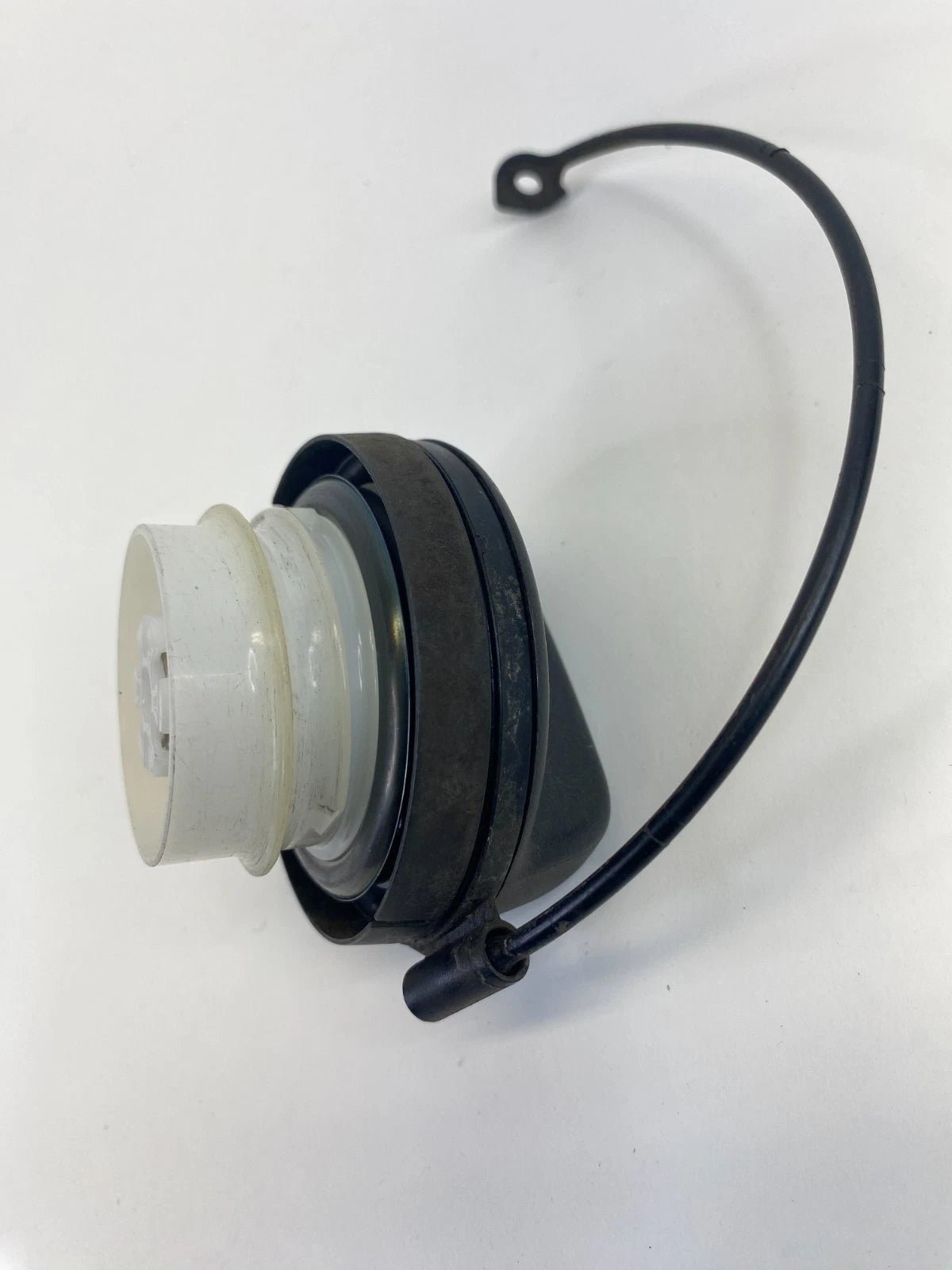 2014-2019 Nissan Versa Note 13-18 Altima Fuel Gas Tank Filler Door Lid Cap OEM