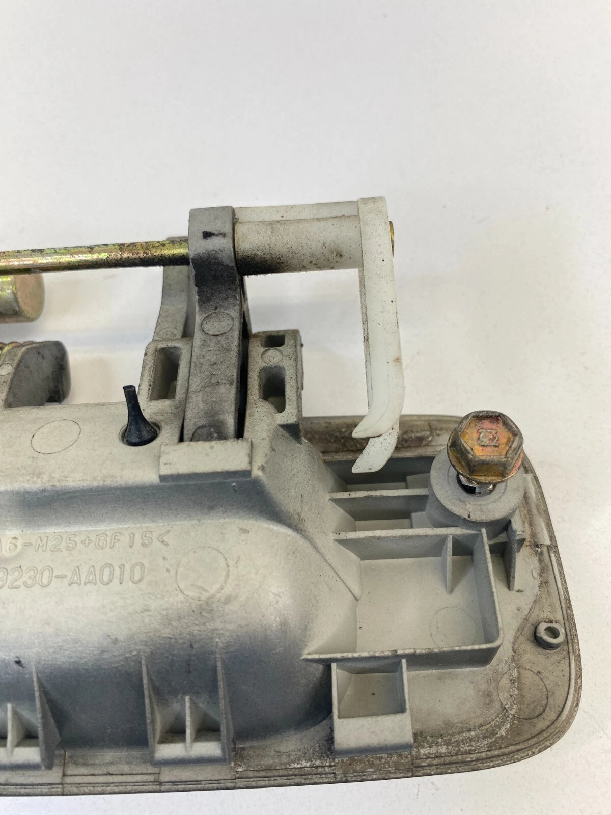1997-2001 TOYOTA CAMRY SEDAN REAR RIGHT SIDE EXTERIOR DOOR HANDLE 69230-AA010