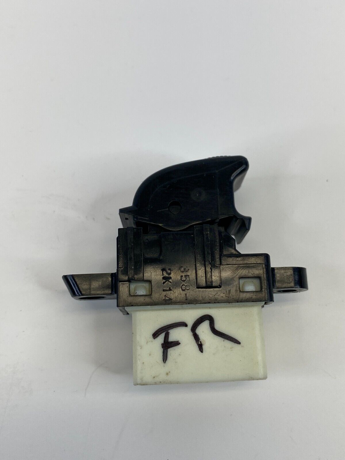 00-06 Mazda MPV Front Right Passenger Side Door Power Window Control Switch OEM