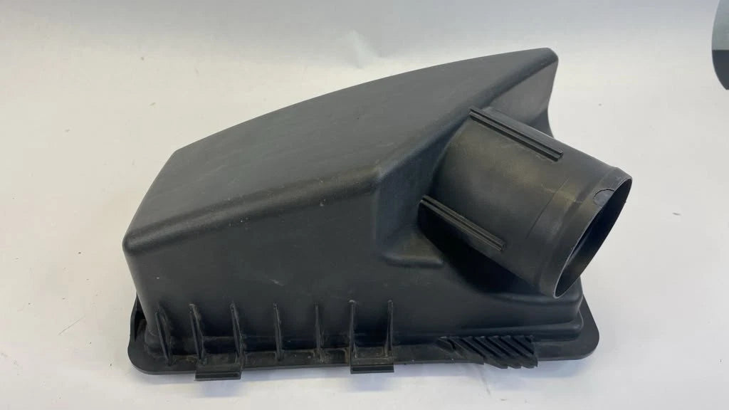 2015 2016 2017 CHRYSLER 200 2.4L AIR INTAKE CLEANER BOX COVER LID UPPER OEM
