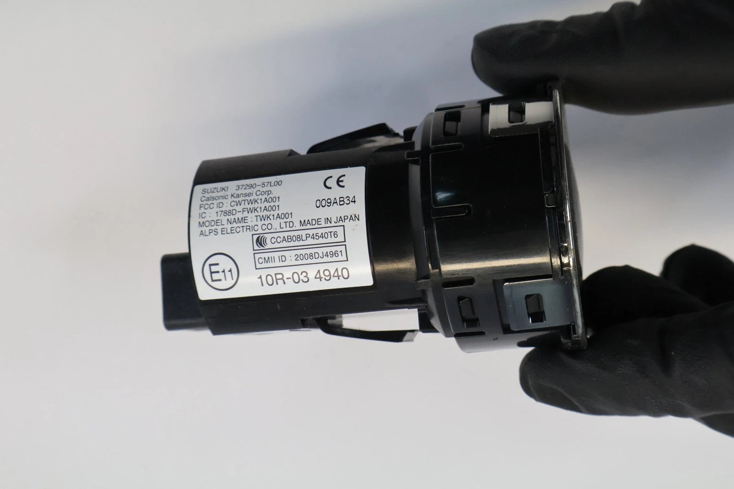 2010-2013 SUZUKI KIZASHI PUSH START STOP ENGINE IGNITION SWITCH 37290-57L00 OEM