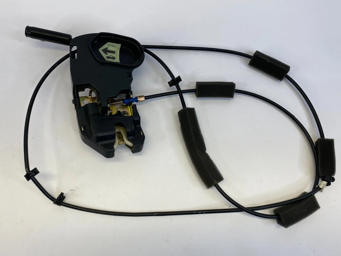 2001 02 03 04 2005 HONDA CIVIC SEDAN REAR TRUNK LATCH LOCK ACTUATOR RELEASE