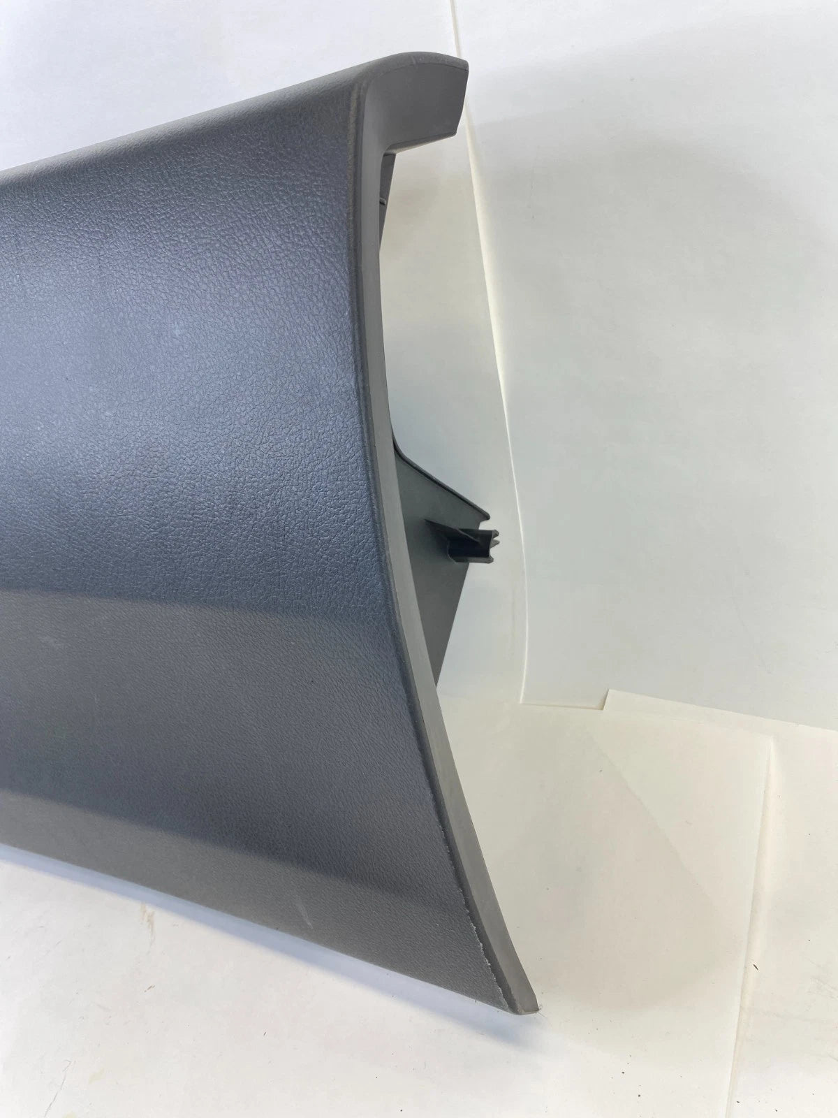 2009-2011 TOYOTA MATRIX DASH GLOVE BOX STORAGE COMPARTMENT ASSY 55550-02240 OEM