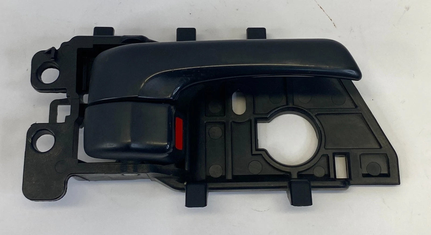 2010-2013 KIA FORTE INTERIOR DOOR HANDLE REAR RIGHT PASSENGER SIDE 82620-1M000