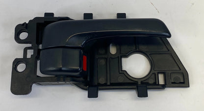 2010-2013 KIA FORTE INTERIOR DOOR HANDLE REAR RIGHT PASSENGER SIDE 82620-1M000