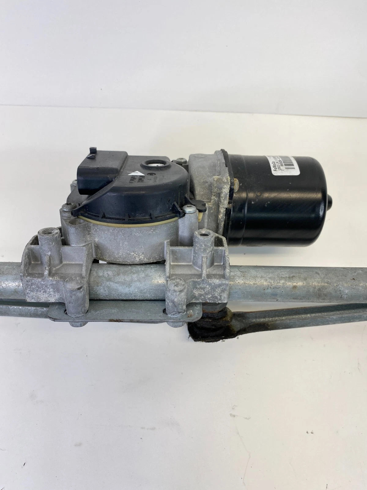 2013-2019 FORD EXPLORER INTERCEPTOR FRONT WINDSHIELD WIPER MOTOR W/ LINKAGE