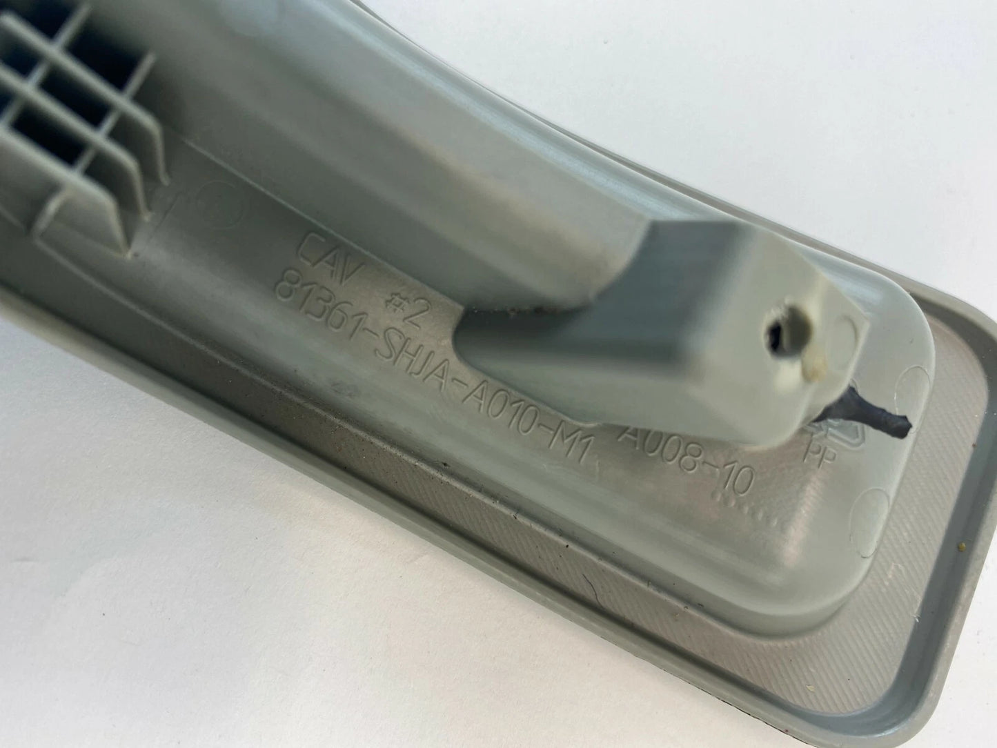 08-10 HONDA ODYSSEY REAR RIGHT SIDE SEAT RECLINE KNOB TRIM BEZEL 81361-SHJA-A010