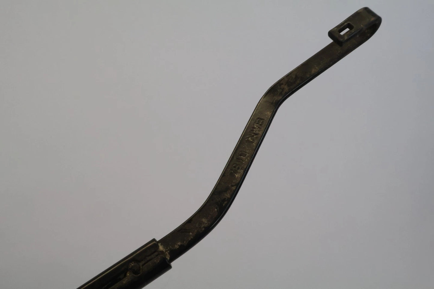 2010-2013 SUZUKI KIZASHI FRONT WINDSHIELD WIPER ARMS PAIR SET OEM FACTORY