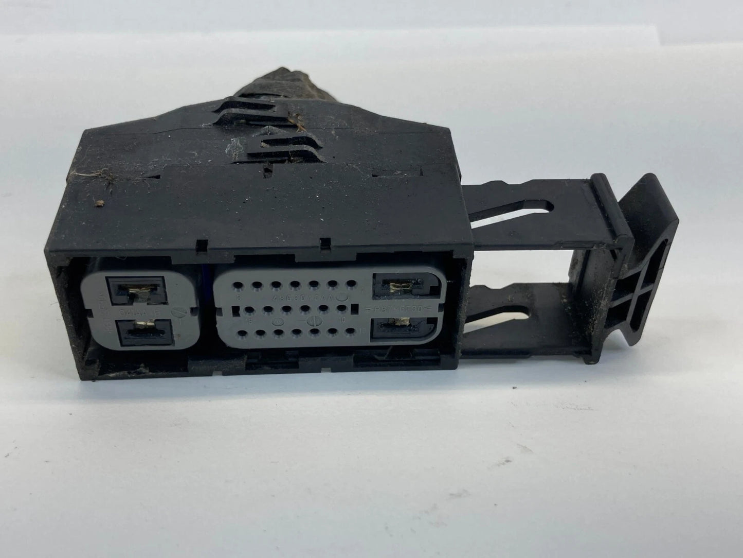 2002-2004 JEEP GRAND CHEROKEE 4WD ABS PUMP ANTI LOCK BRAKE CONNECTOR PLUG OEM