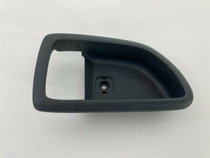 2003-2009 Kia Sorento Front Right Interior Door Handle Bezel Cover 82622-3E000