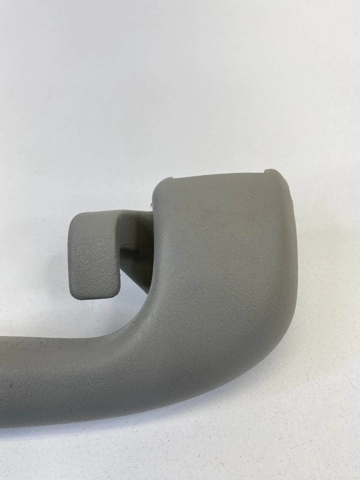 2013-2015 CHEVROLET MALIBU REAR RIGHT PASSENGER SIDE ROOF GRAB GRIP HANDLE OEM