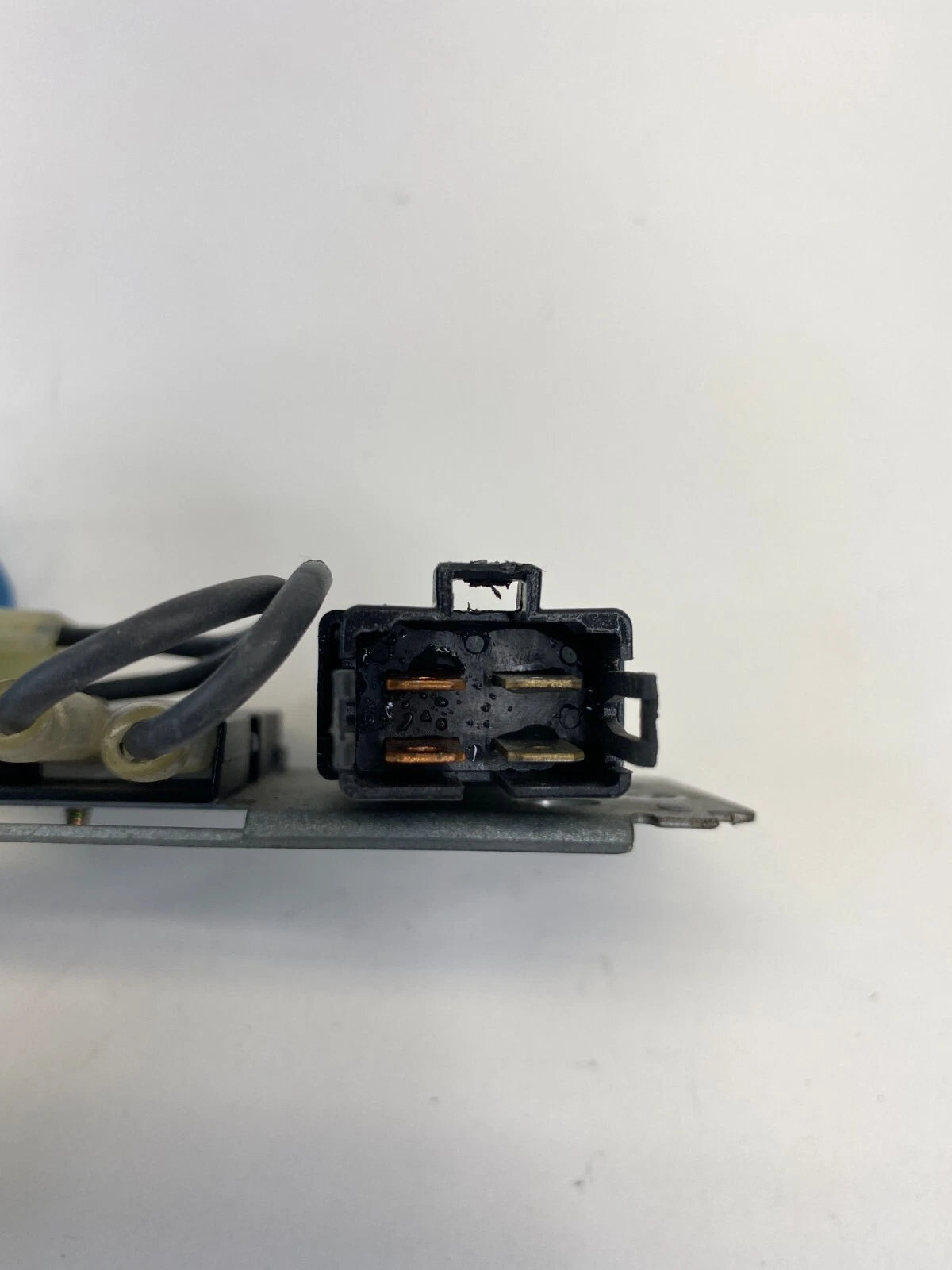 1995 1996 SUBARU LEGACY SEDAN & WAGON POWER WINDOW RELAY W BRACKET OEM