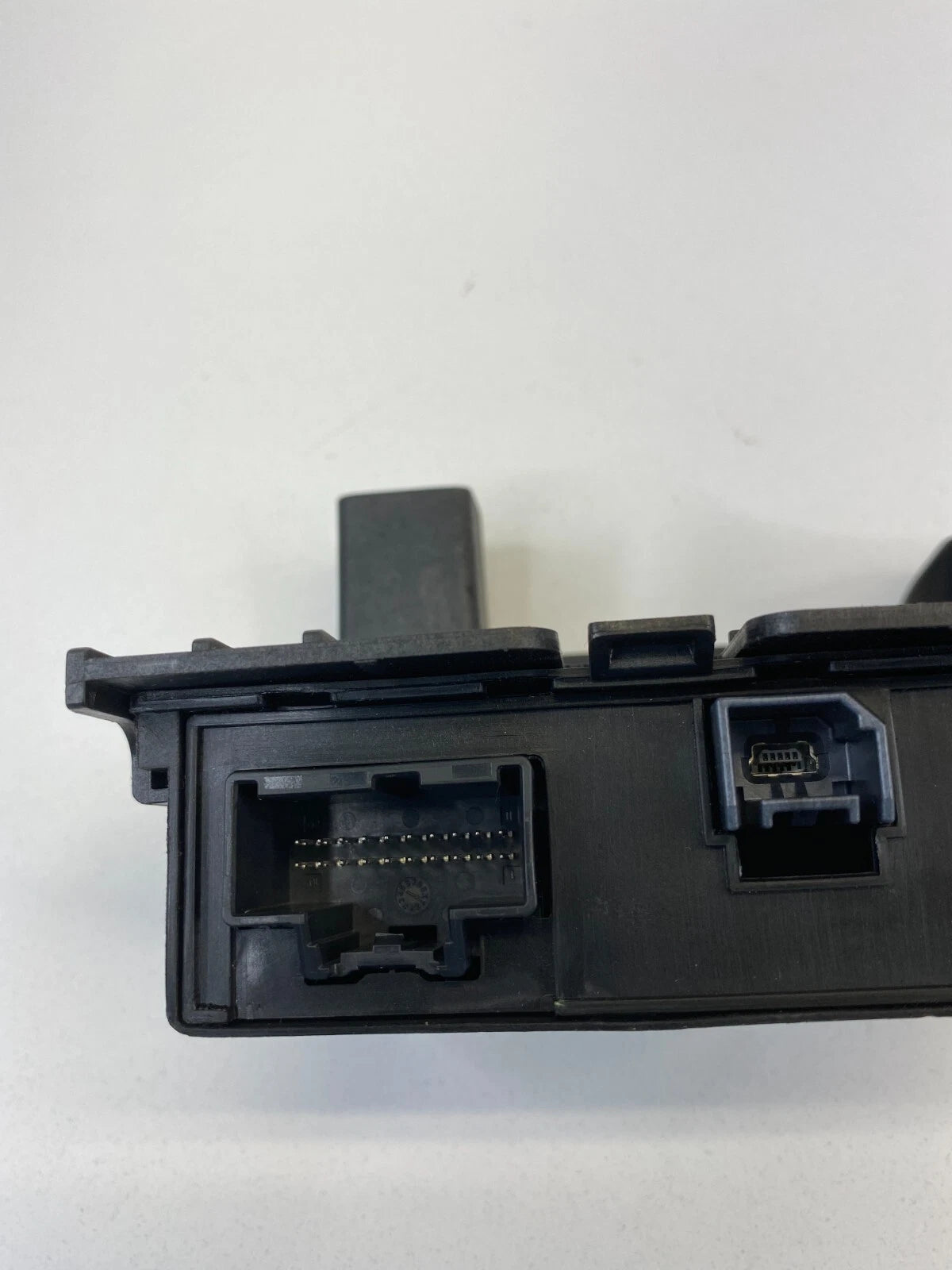 2011 2012 BUICK REGAL 11-16 CRUZE MULTI-MEDIA PLAYER INTERFACE MODULE 20985754