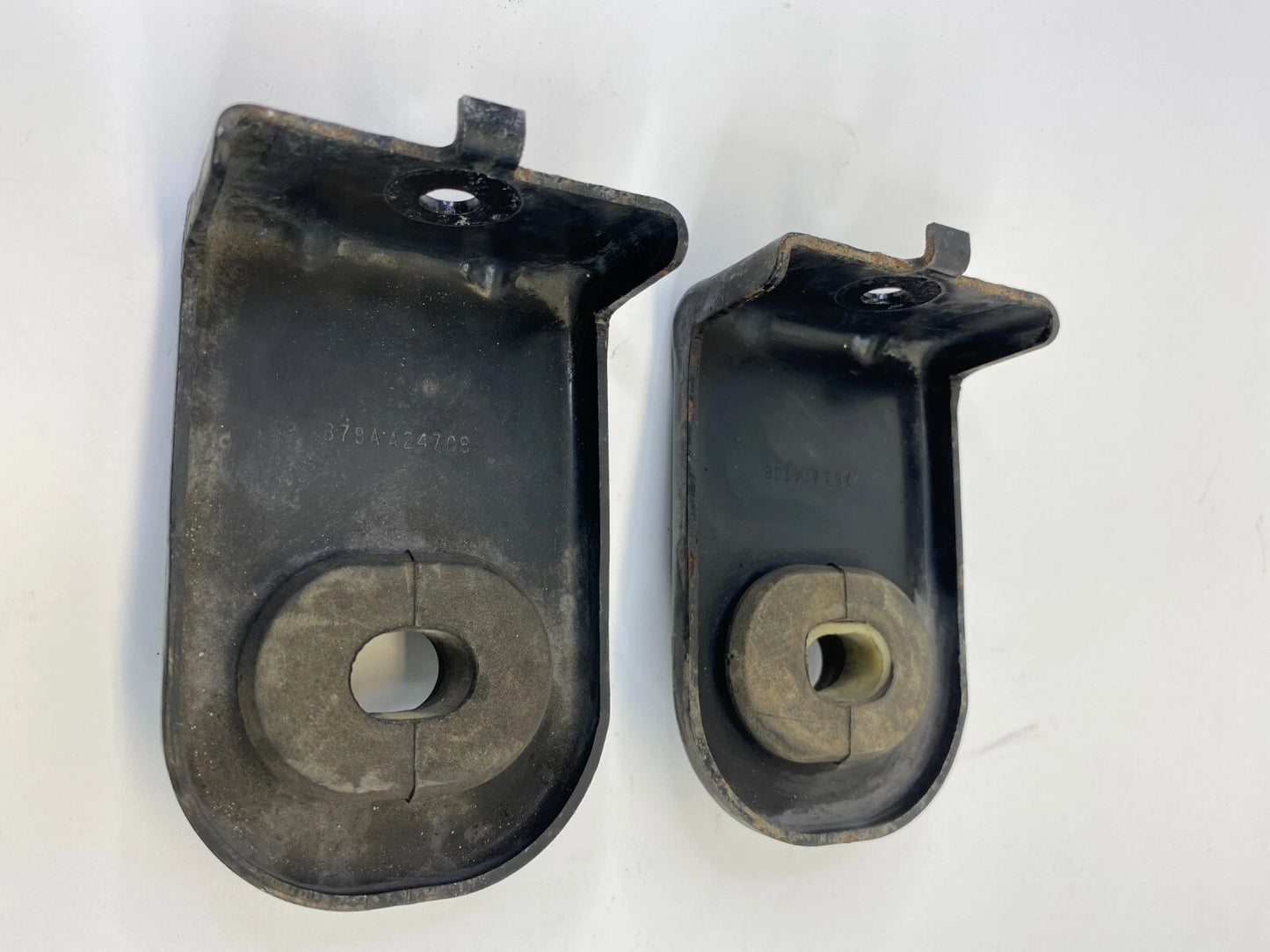2007-2012 DODGE CALIBER UPPER RADIATOR MOUNT SUPPORT BRACKET PAIR B78AA247C8 OEM