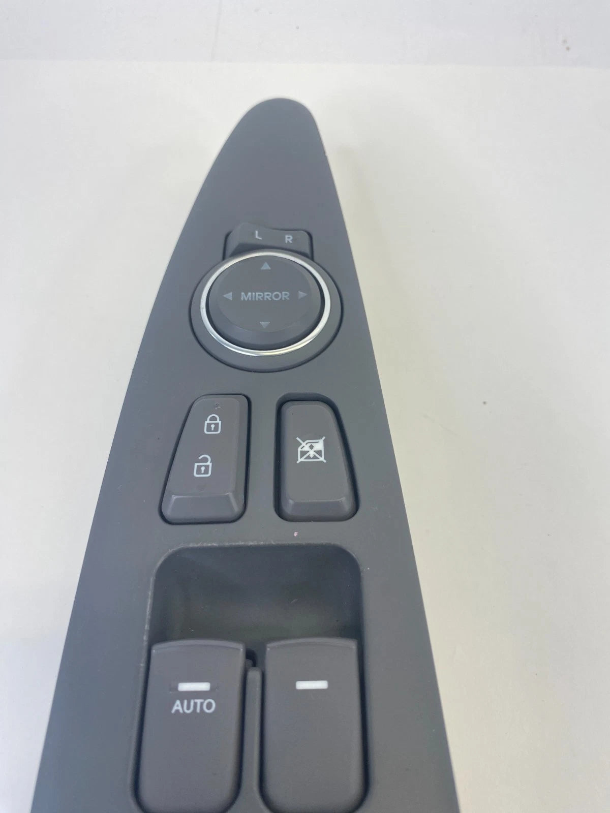 2011-2014 Hyundai Sonata Left Side Master Power Window & Lock Switch w/ Bezel