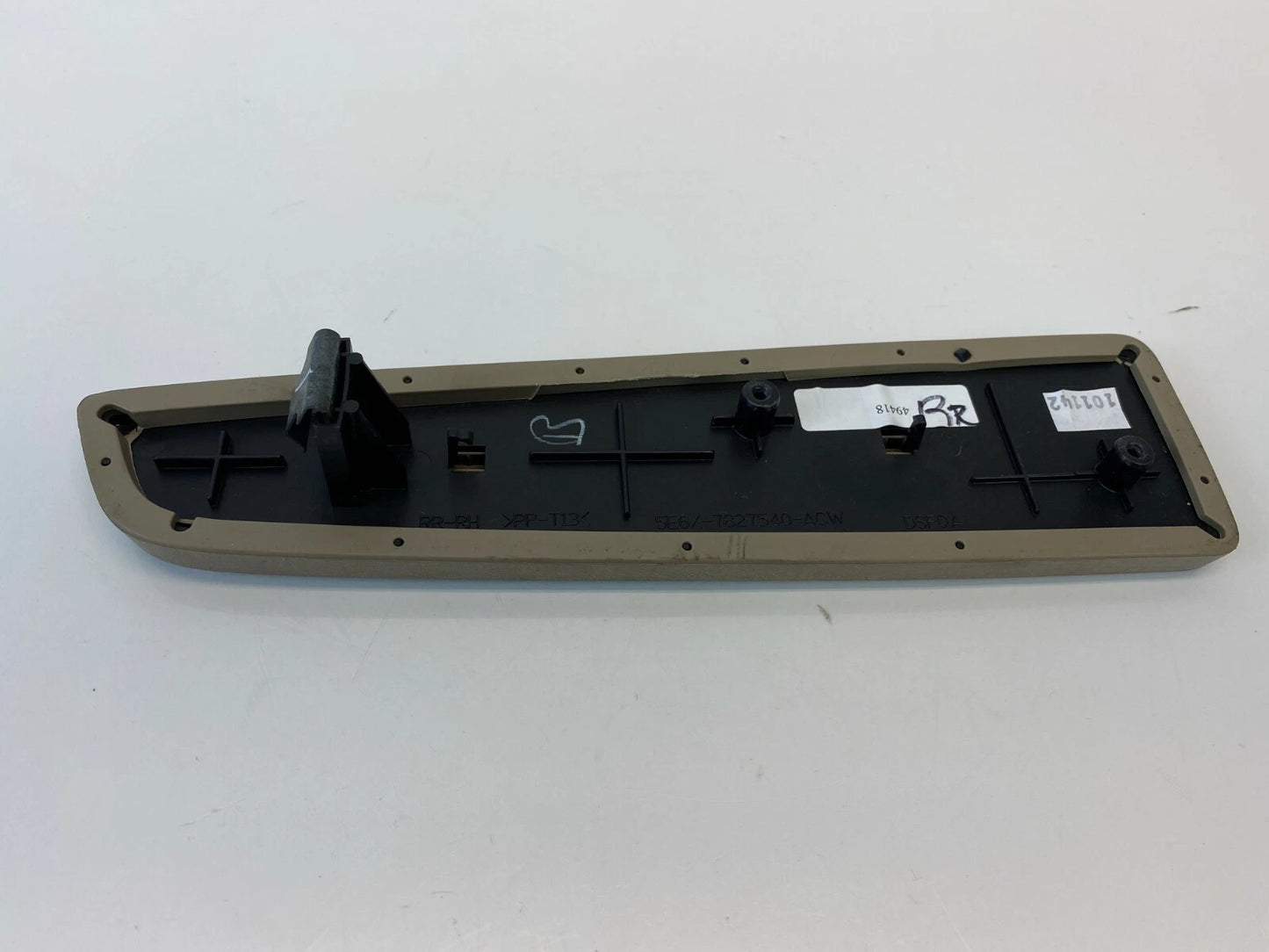 05-07 MERCURY MARINER REAR RIGHT DOOR ARMREST BEZEL TRIM PANEL 5E6X-7827540-ACW