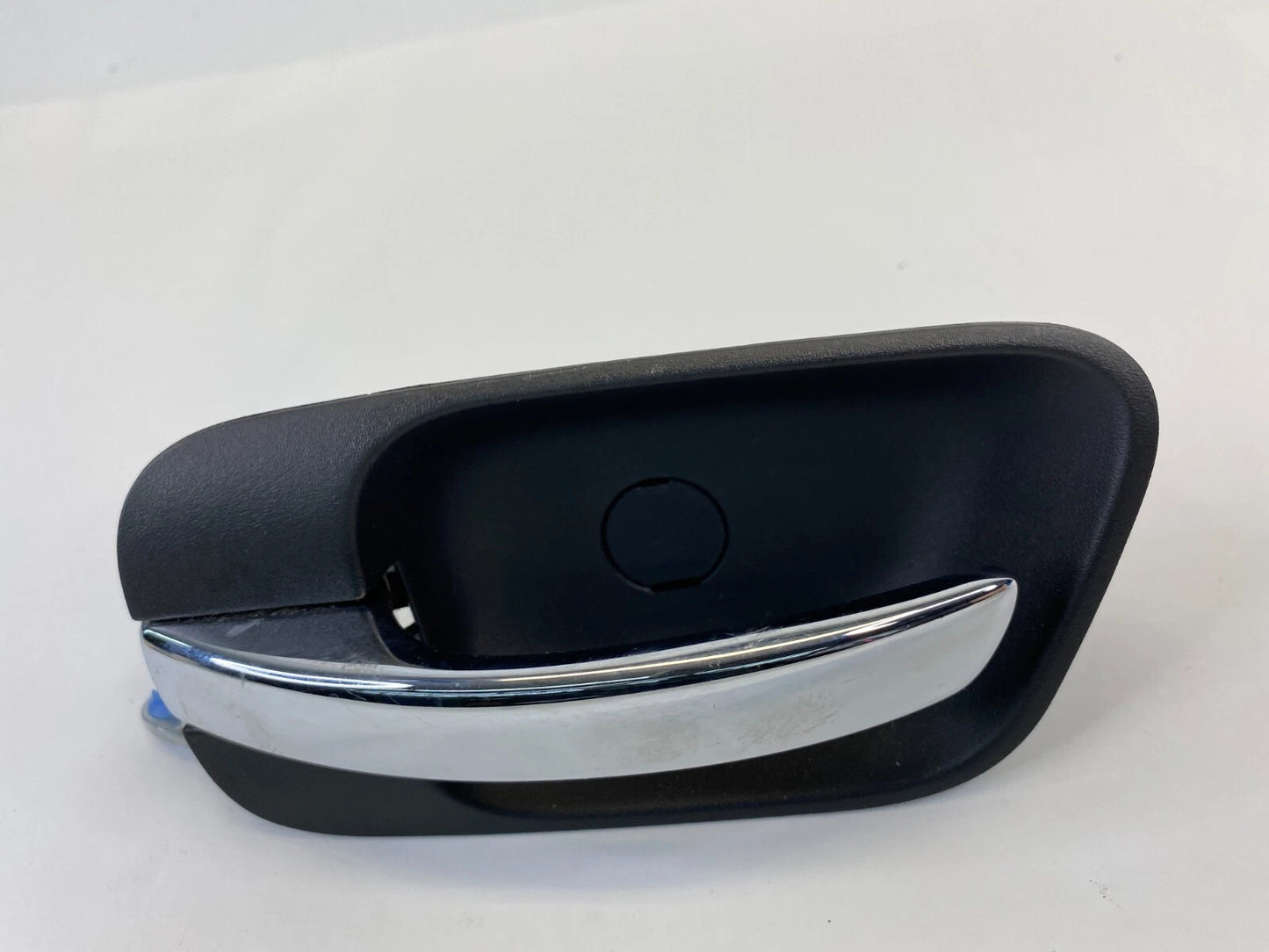 2005-2007 CHRYSLER 300 REAR LEFT BACK SIDE DOOR INNER DOOR HANDLE 1070391 OEM