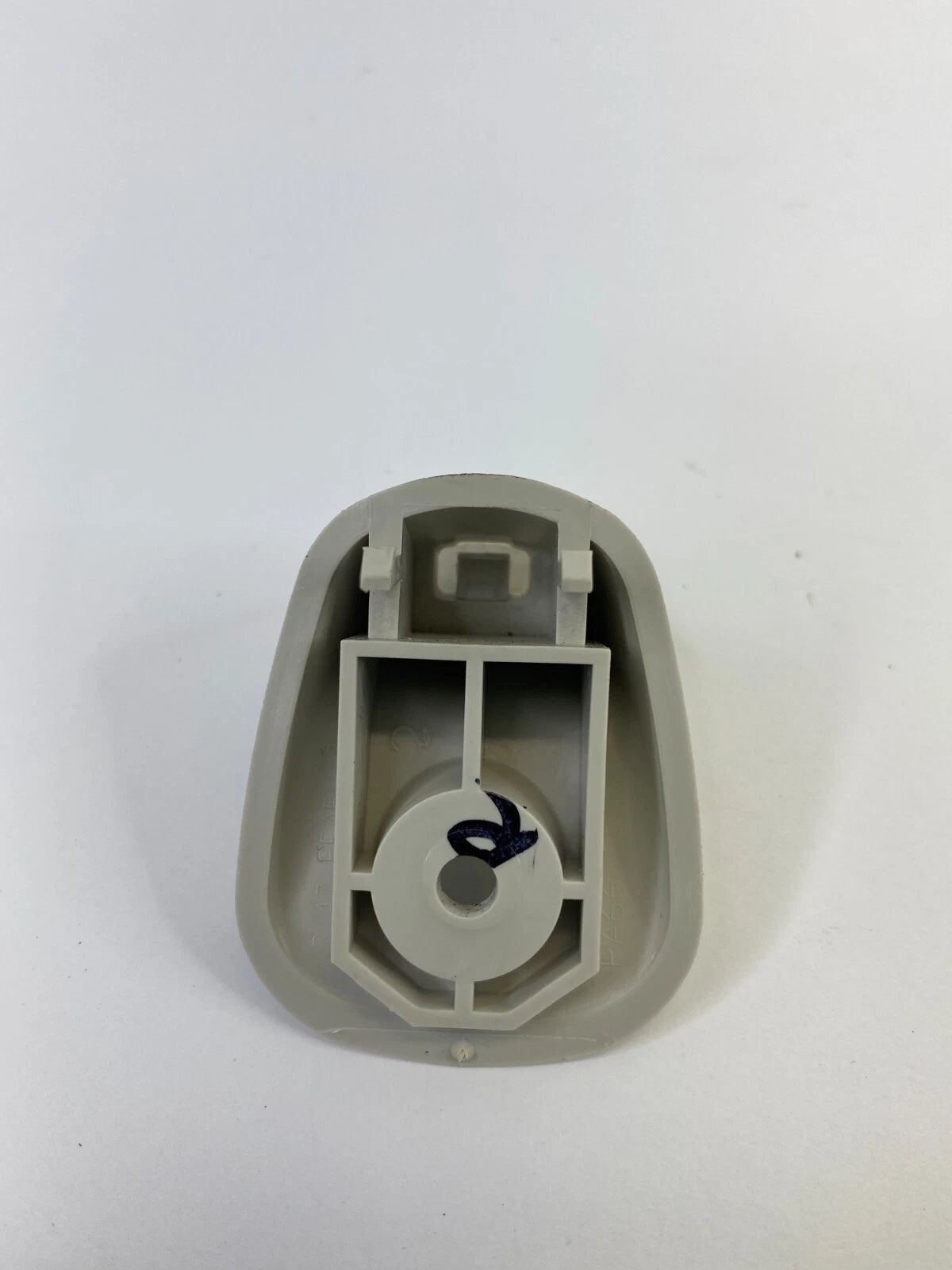 09 10 DODGE JOURNEY RIGHT PASSENGER SIDE SUN VISOR SUNVISOR RETAINER CLIP OEM