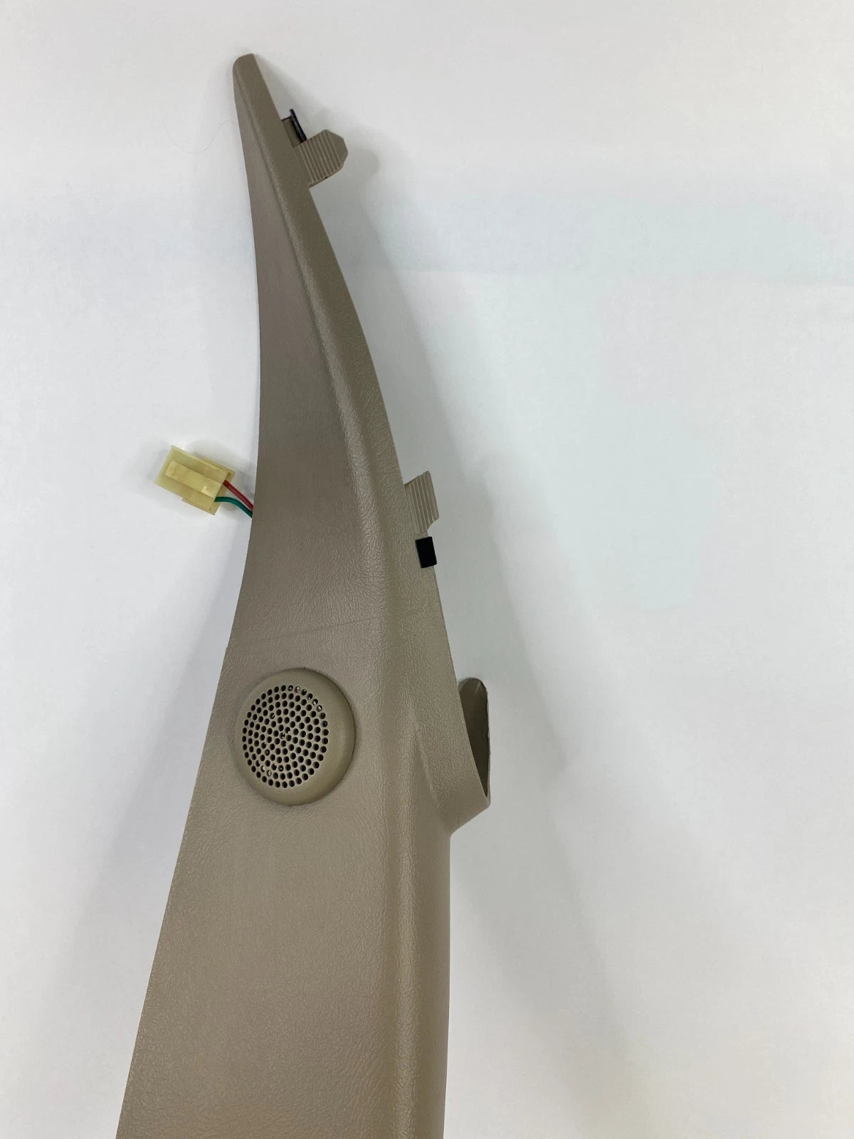 2003-2006 CHEVROLET TAHOE LEFT DRIVER A-PILLAR TRIM BEZEL W/ SPEAKER TWEETER
