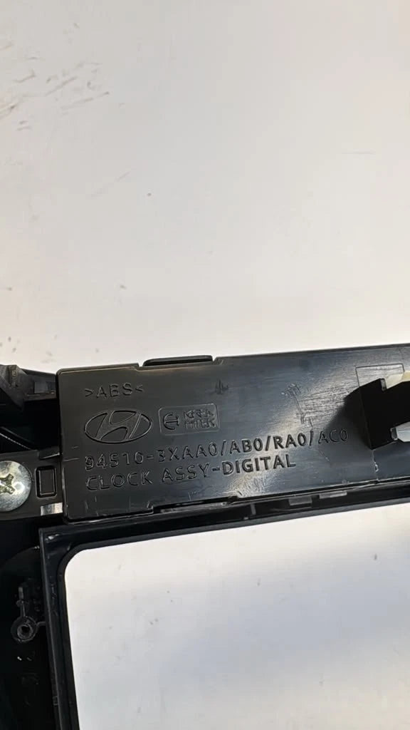 14-16 HYUNDAI ELANTRA CENTER DASH RADIO TRIM CLOCK BEZEL PANEL 94510-3XAA0 OEM