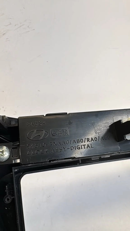 14-16 HYUNDAI ELANTRA CENTER DASH RADIO TRIM CLOCK BEZEL PANEL 94510-3XAA0 OEM