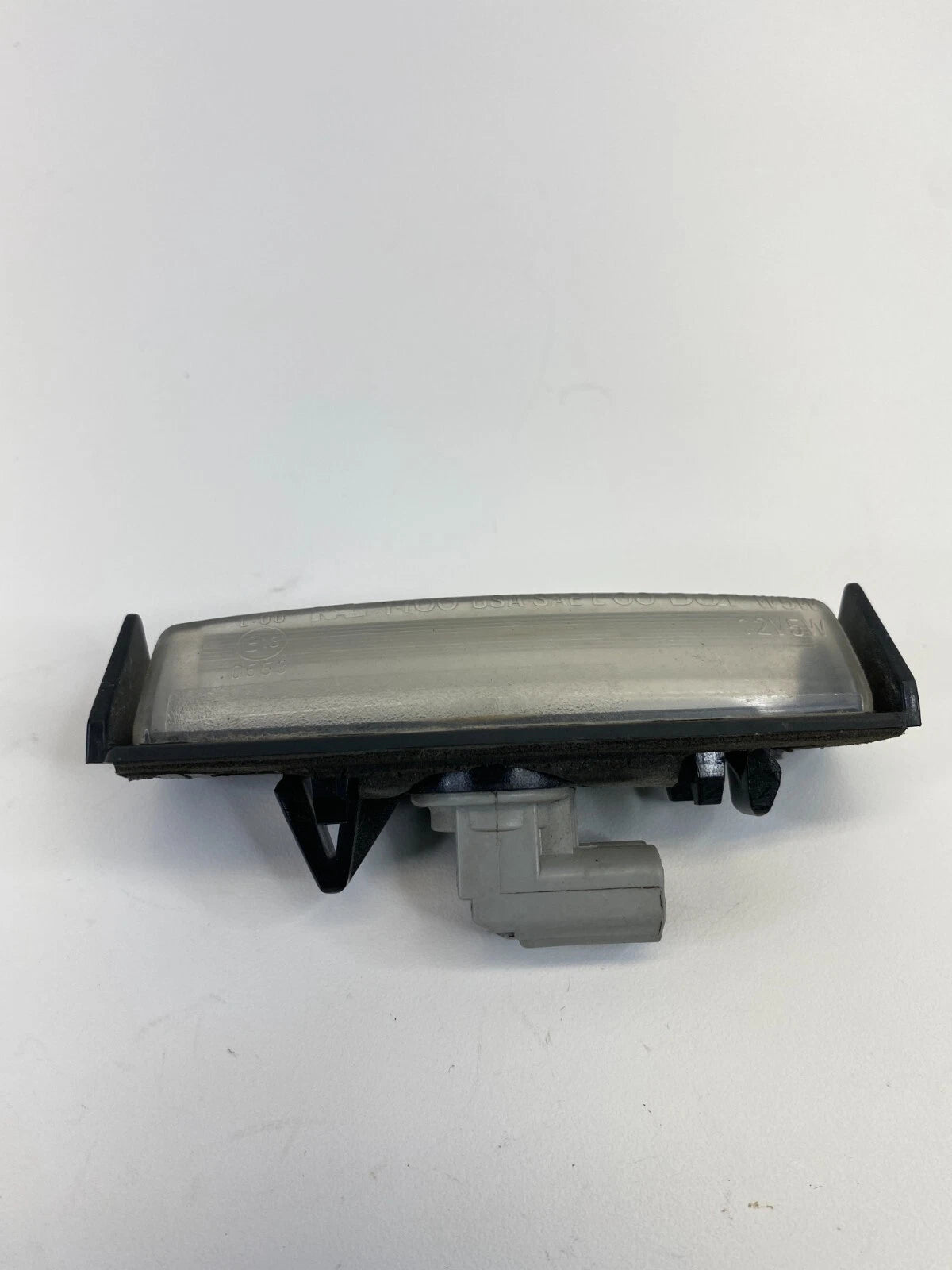 02-11 TOYOTA CAMRY REAR BACK TRUNK LID LICENSE PLATE LIGHT LAMP E13-0553 OEM