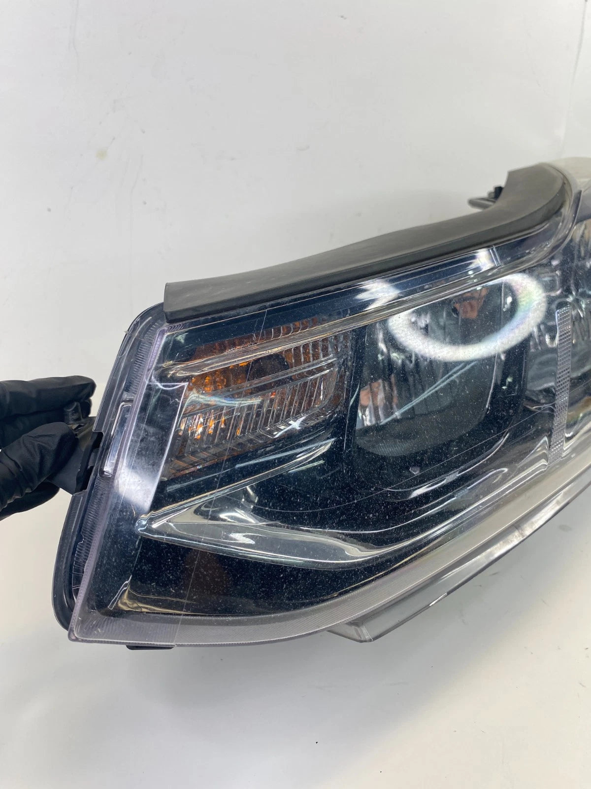 2017-2022 Chevrolet Traverse Left Driver Side Headlight Halogen Assy 42771351