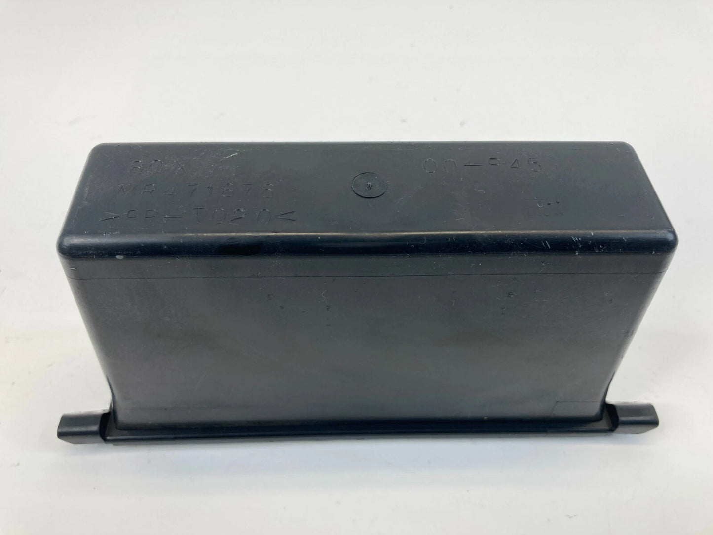 2000-2004 MITSUBISHI MONTERO SPORT DASH CENTER CONSOLE STORAGE COMPARTMENT OEM